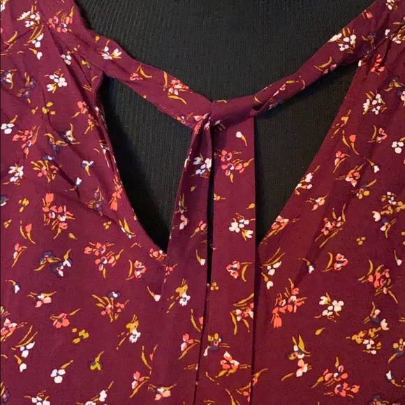 Old Navy Womens Sleeveless Top Maroon floral L NWT - Picture 2 of 5